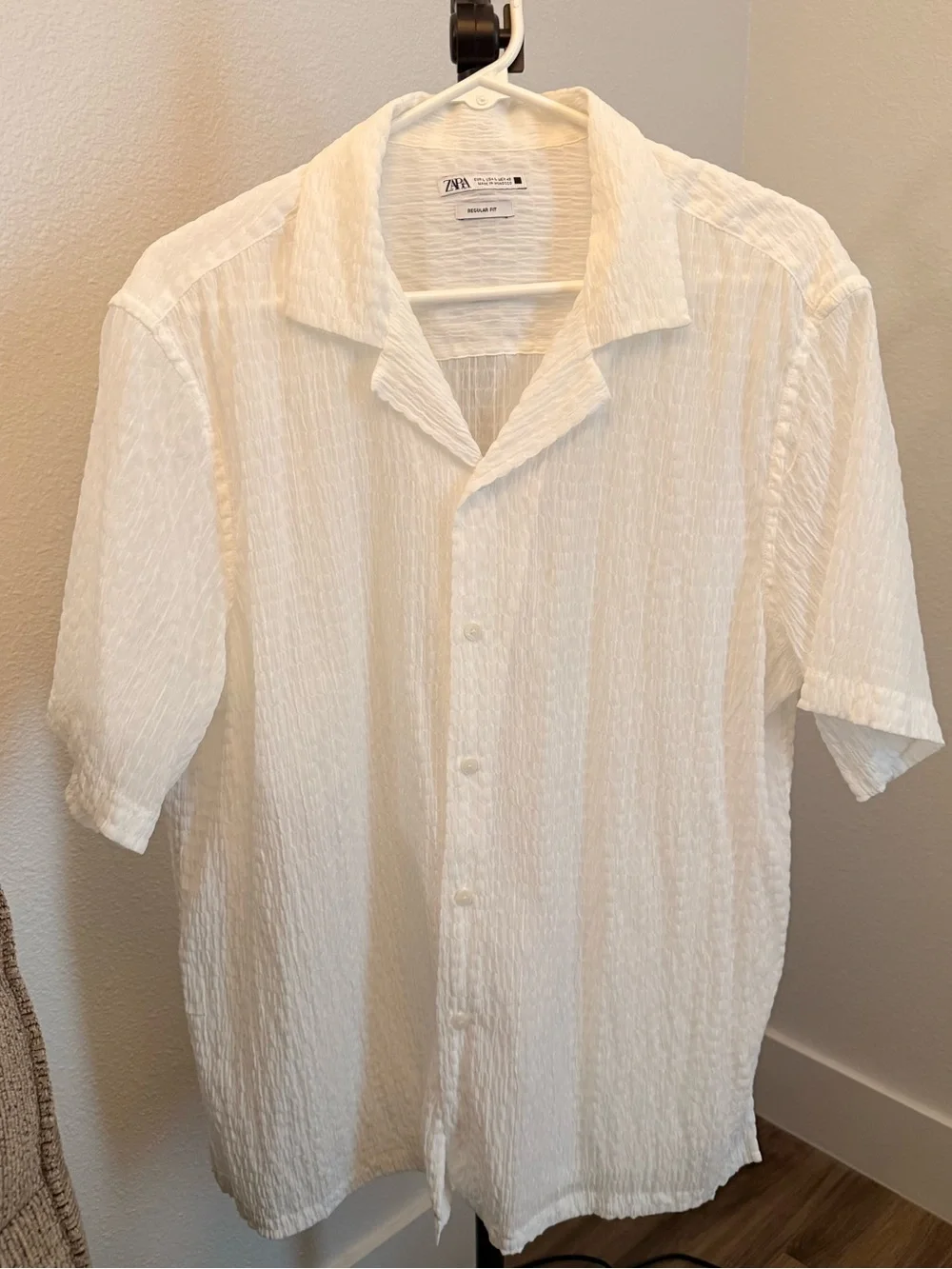 Zara White Textured Short-Sleeve Button-Down Shirt